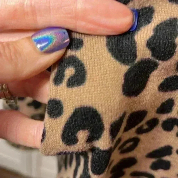 Emily Daniels Leopard Print Cowl Neck Sweater Size Large Tan & Black - Picture 3 of 8